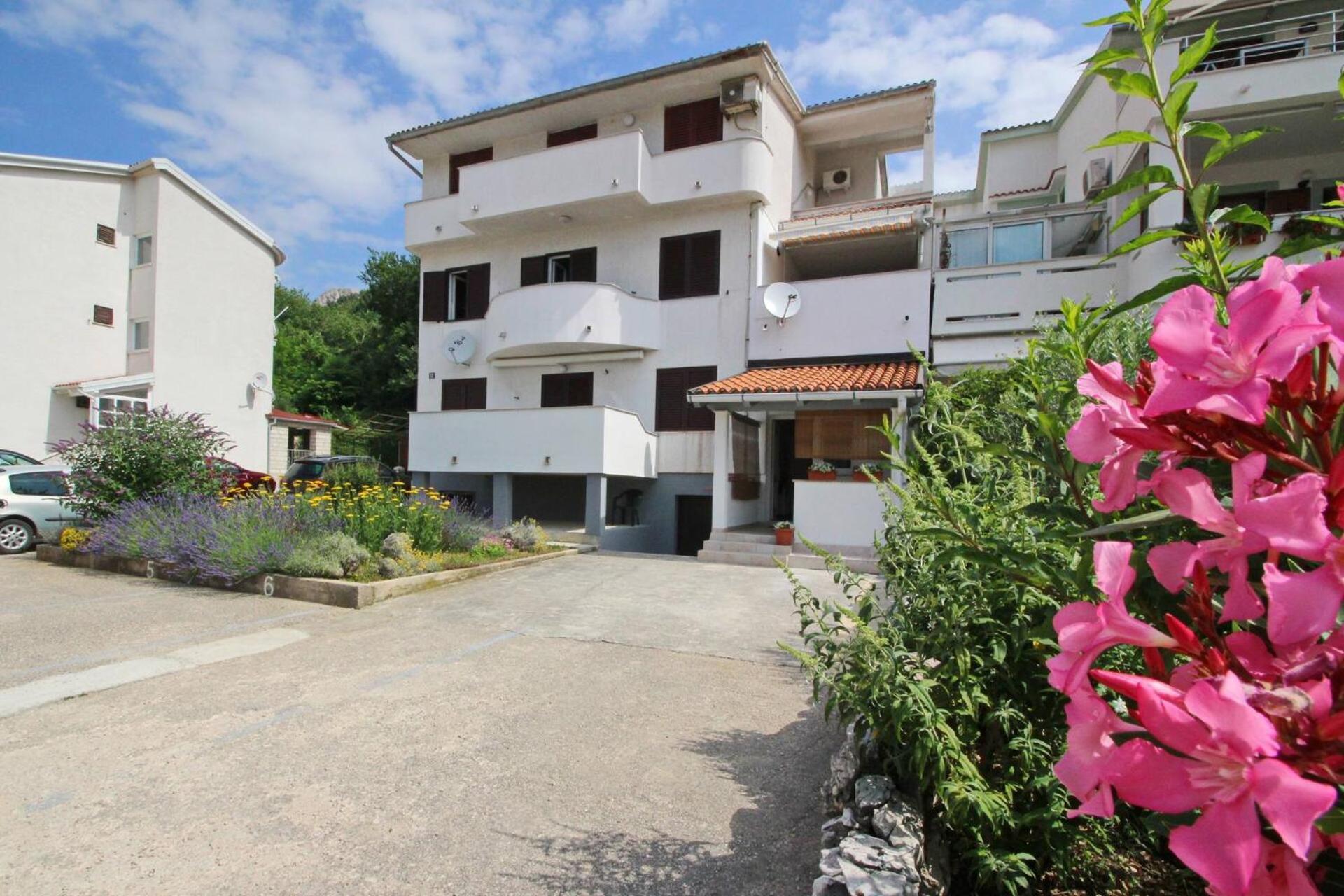 Apartments Karamarko Baška Exteriör bild